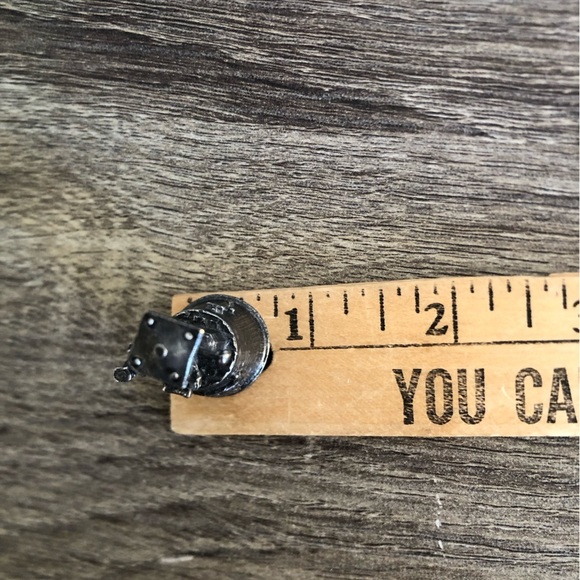 Vtg Town Crier Collectible Thimble - Picture 8 of 10